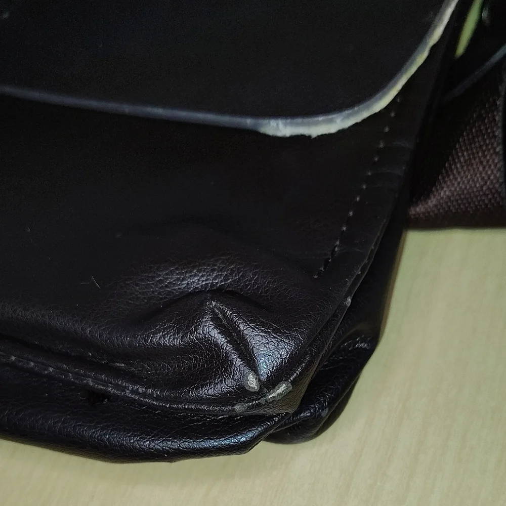Brown Leather Messenger Bag By Danten's Peigrid